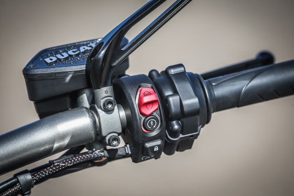 Ensaio – Ducati X Diavel