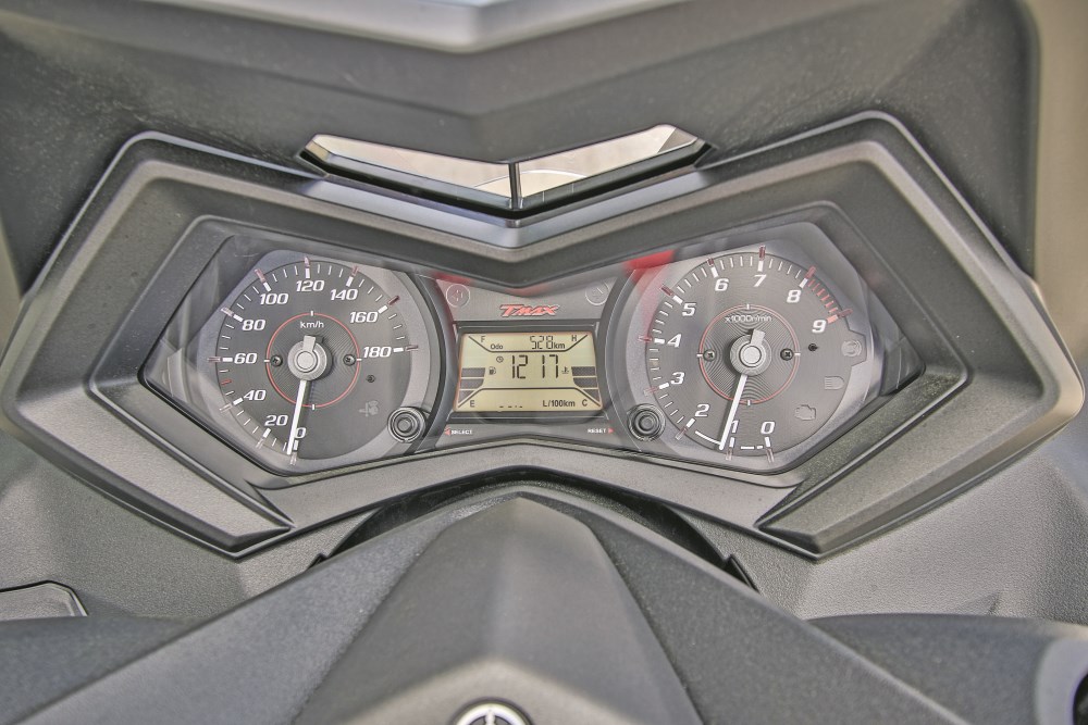 Ensaio – Yamaha T-MAX 530 – A rainha das scooters