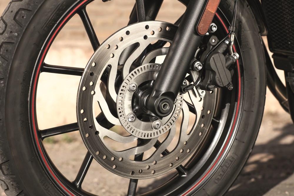 Ensaio – Triumph Street Twin – Rebelde urbana