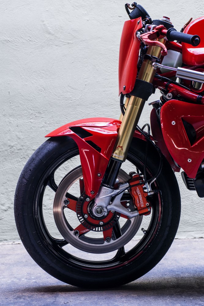 A desportiva Ago TT by Deus Ex Machina