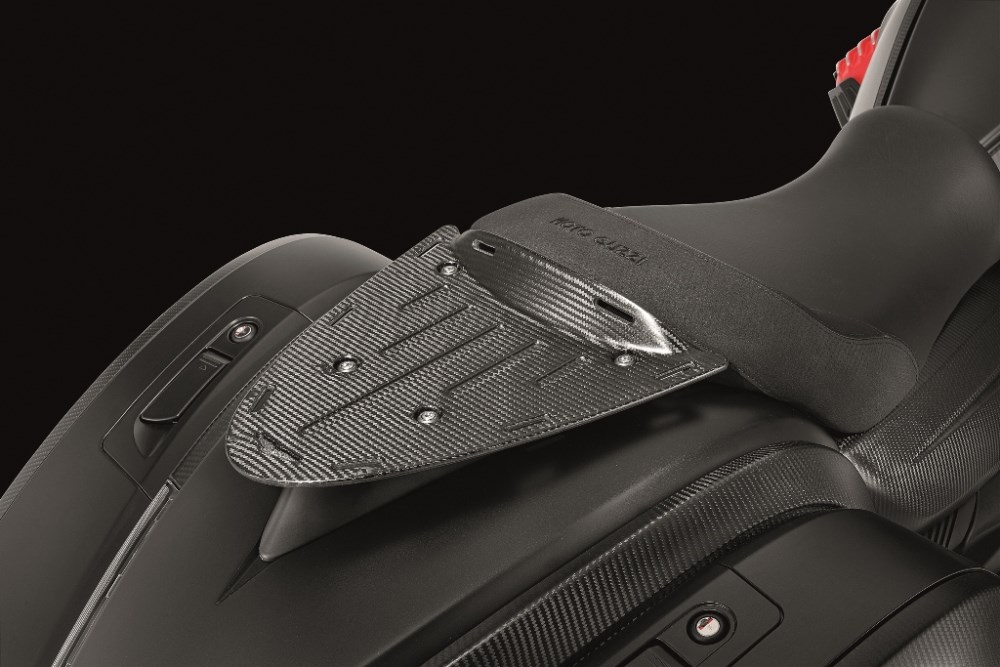 Moto Guzzi MGX-21 chegou ao mercado nacional