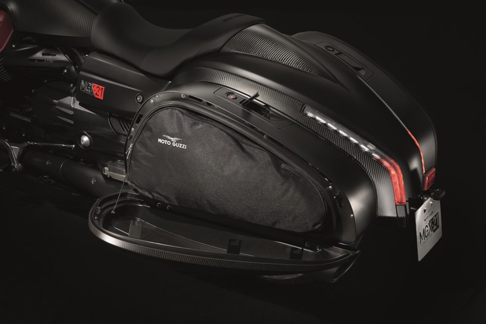Moto Guzzi MGX-21 chegou ao mercado nacional