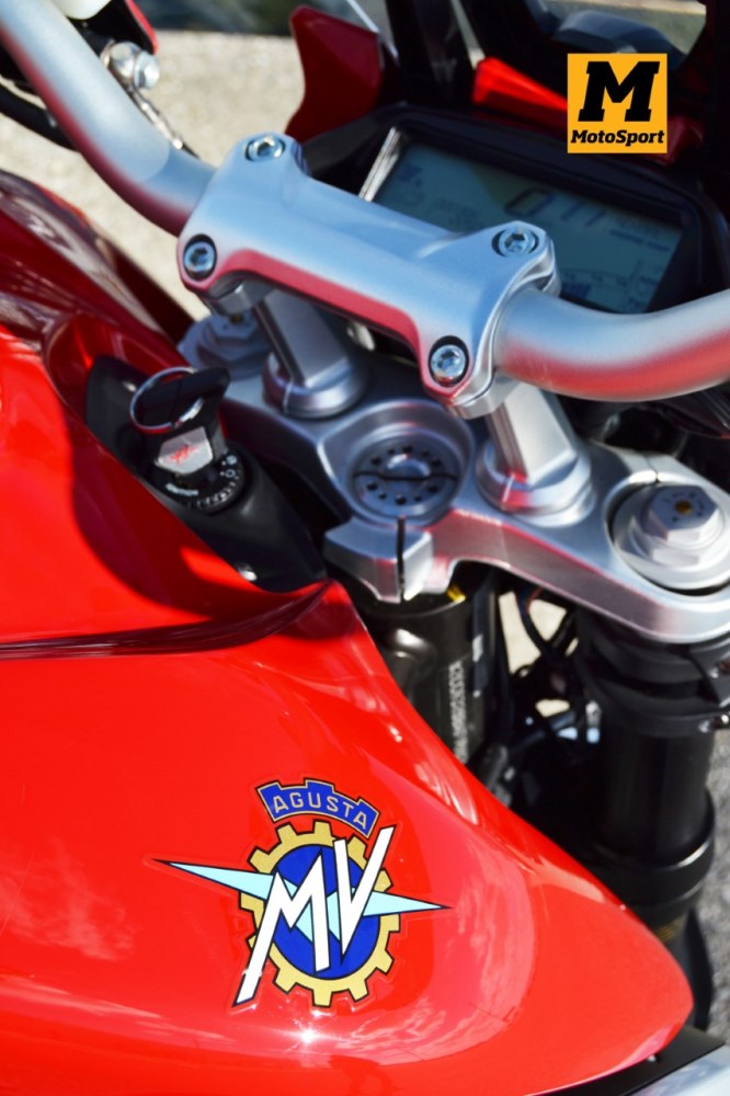 Ensaio MV Agusta Stradale 800 “Urban Attack” (Com vídeo)