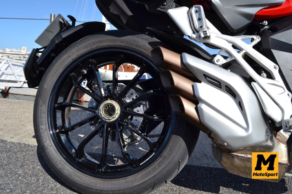 Ensaio MV Agusta Stradale 800 “Urban Attack” (Com vídeo)