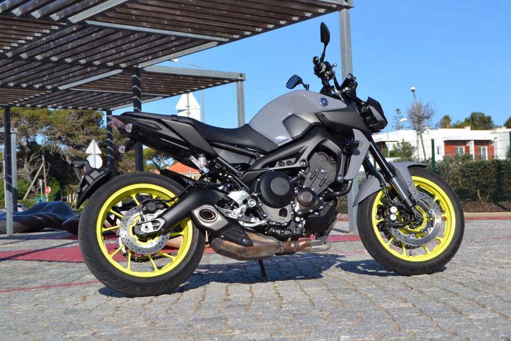 Ensaio: Yamaha MT09 – 2017 “Re-Evolution on the Dark Side”