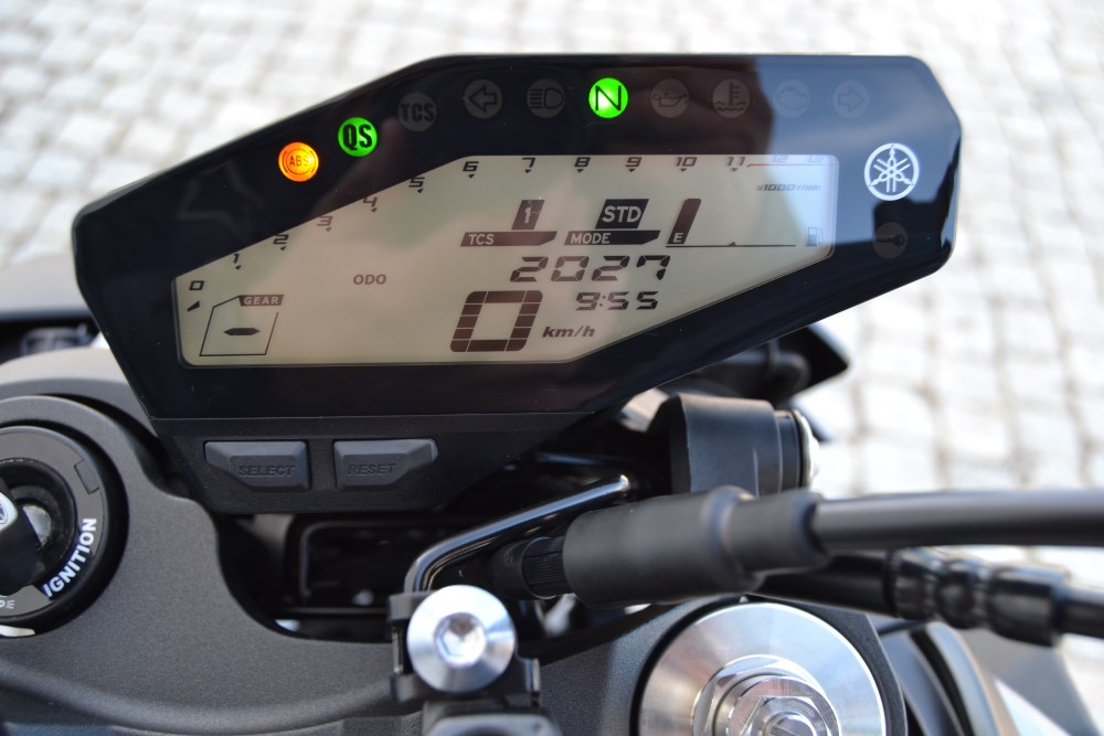 Ensaio: Yamaha MT09 – 2017 “Re-Evolution on the Dark Side”