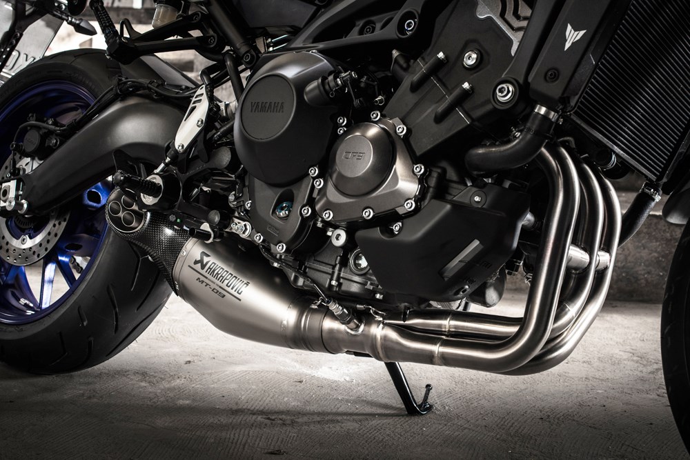 Ensaio: Yamaha MT09 – 2017 “Re-Evolution on the Dark Side”