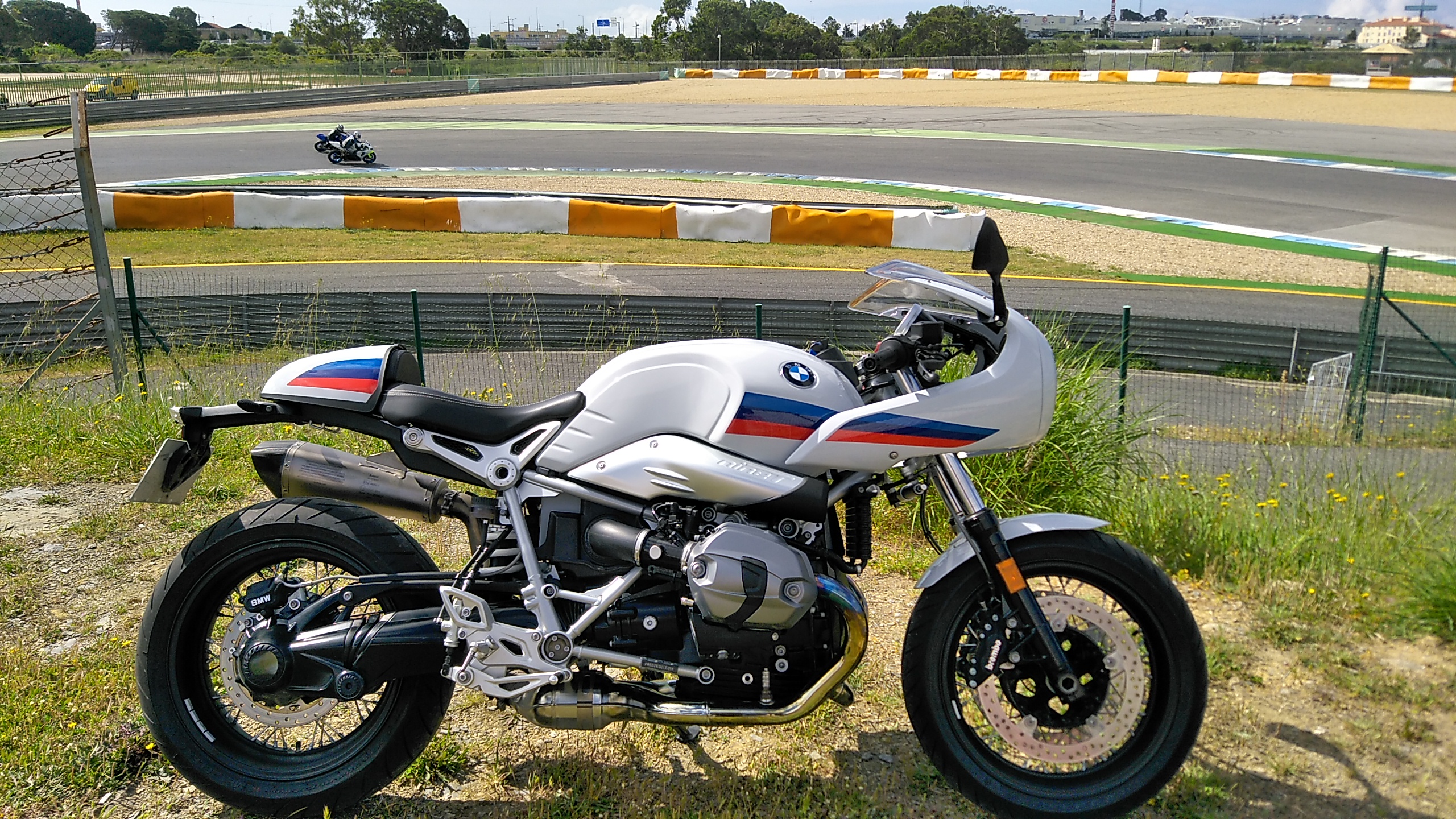 Ensaio BMW R1200 Nine T Racer – Ao melhor estilo “Seventies”