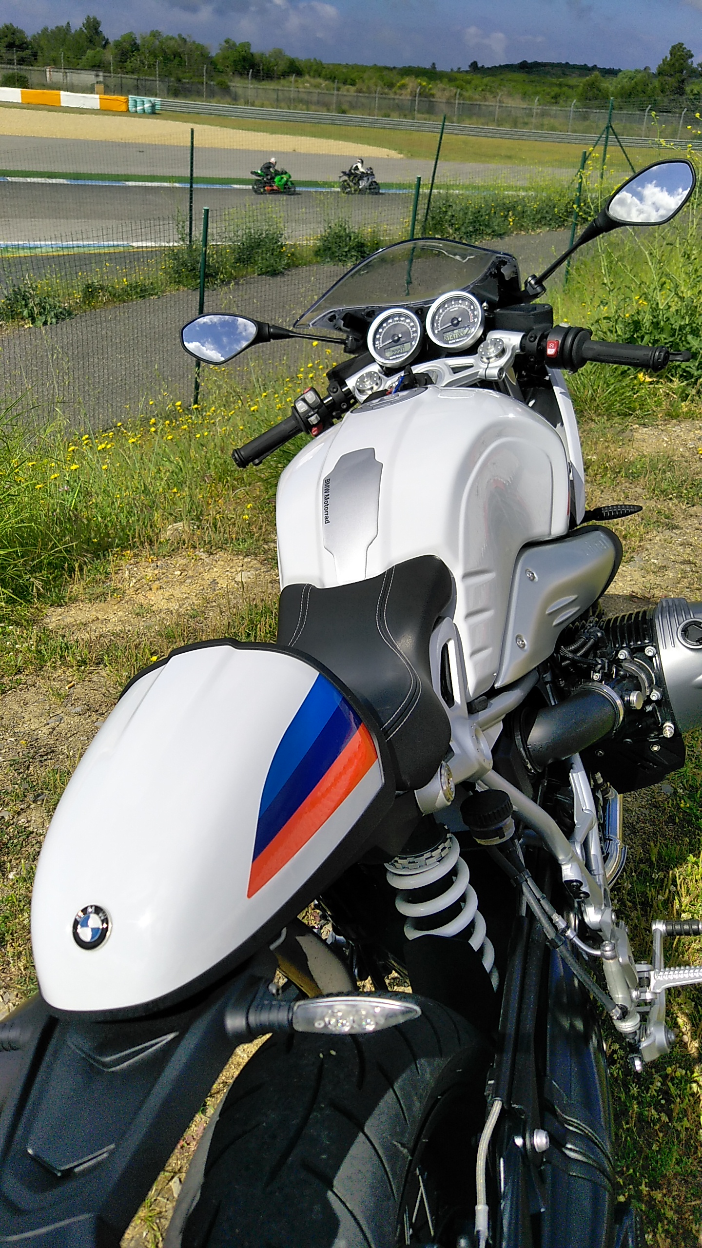 Ensaio BMW R1200 Nine T Racer – Ao melhor estilo “Seventies”
