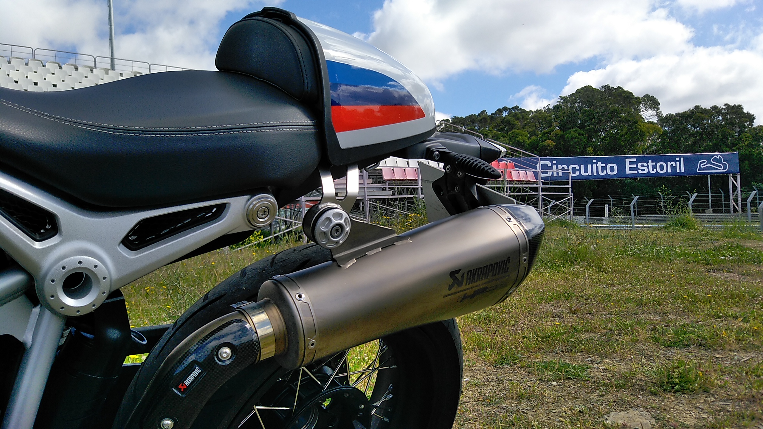 Ensaio BMW R1200 Nine T Racer – Ao melhor estilo “Seventies”