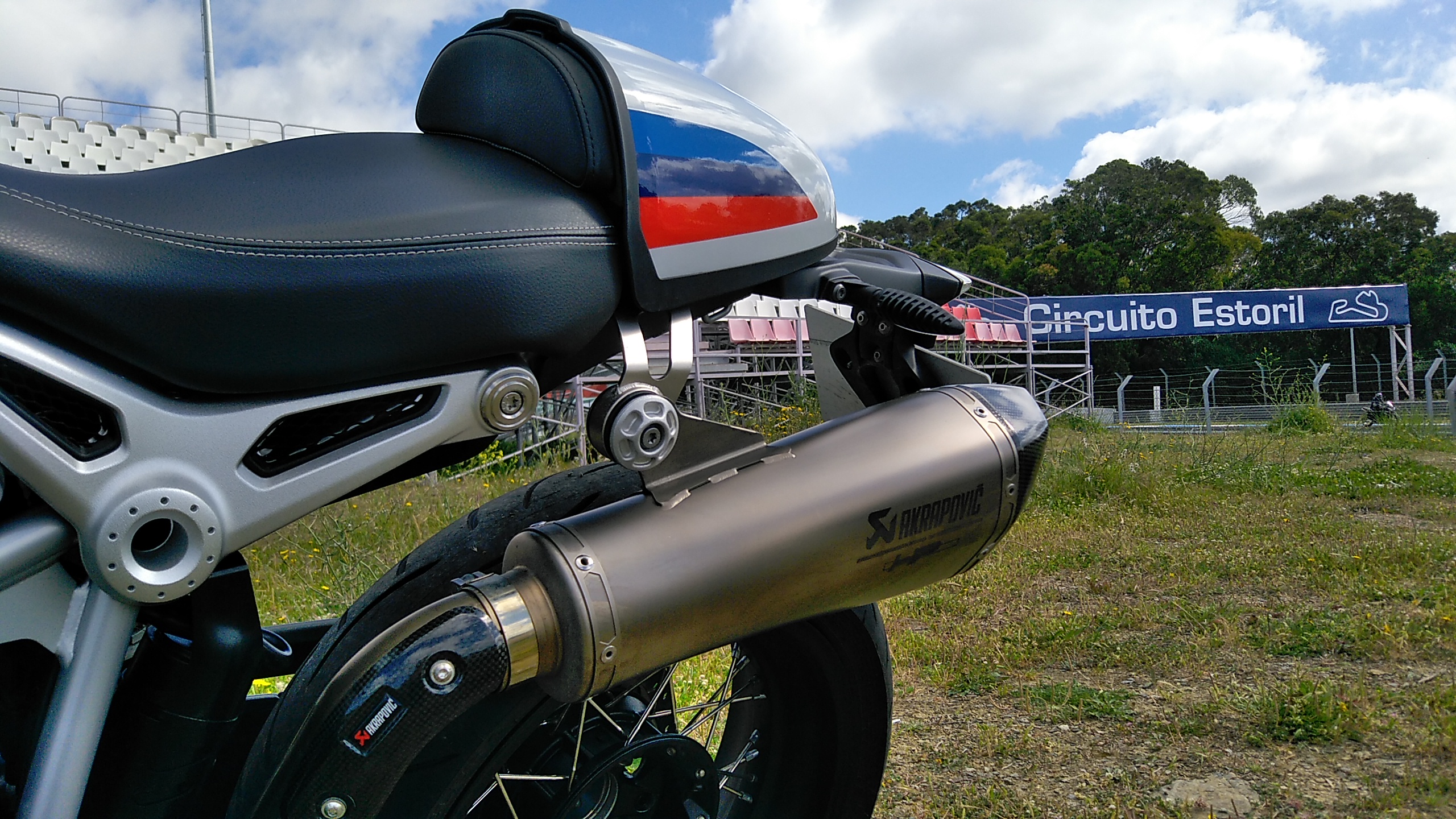 Ensaio BMW R1200 Nine T Racer – Ao melhor estilo “Seventies”