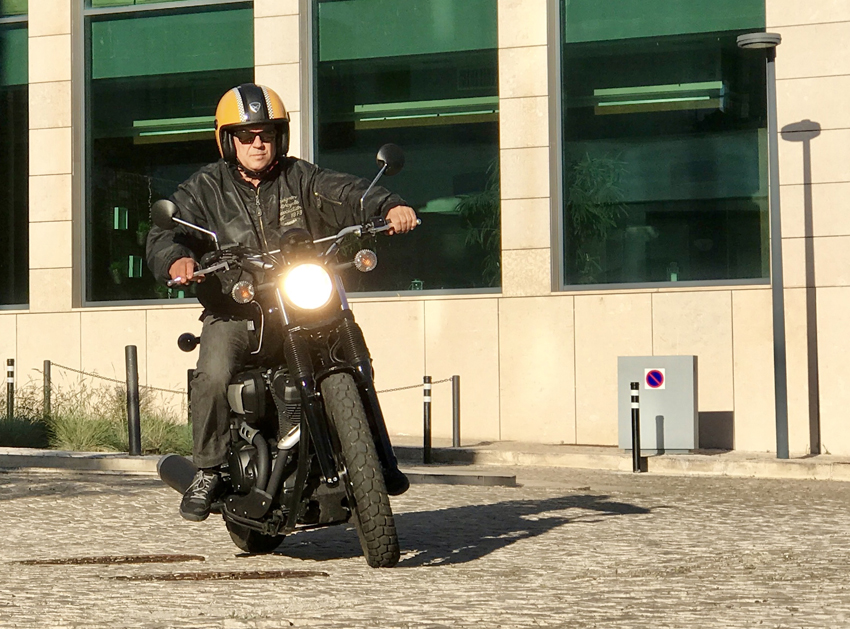 Yamaha SCR950 – The Urban Scrambler