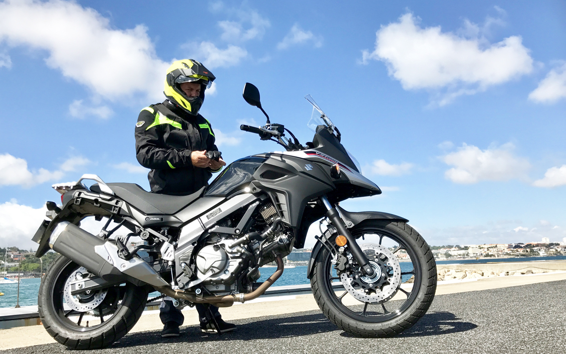 Ensaio Suzuki V-Strom 650 de 2017 – uma Desportiva Aventureira robusta e fiável.