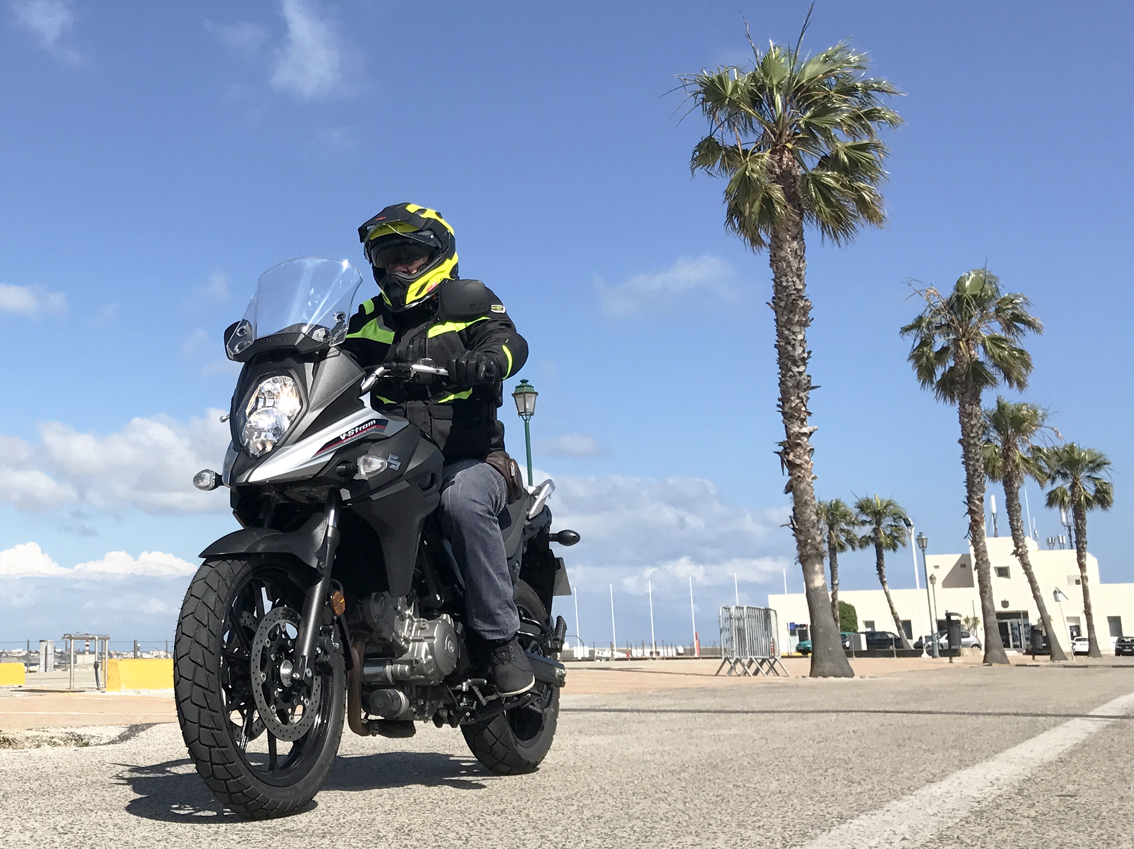 Ensaio Suzuki V-Strom 650 de 2017 – uma Desportiva Aventureira robusta e fiável.