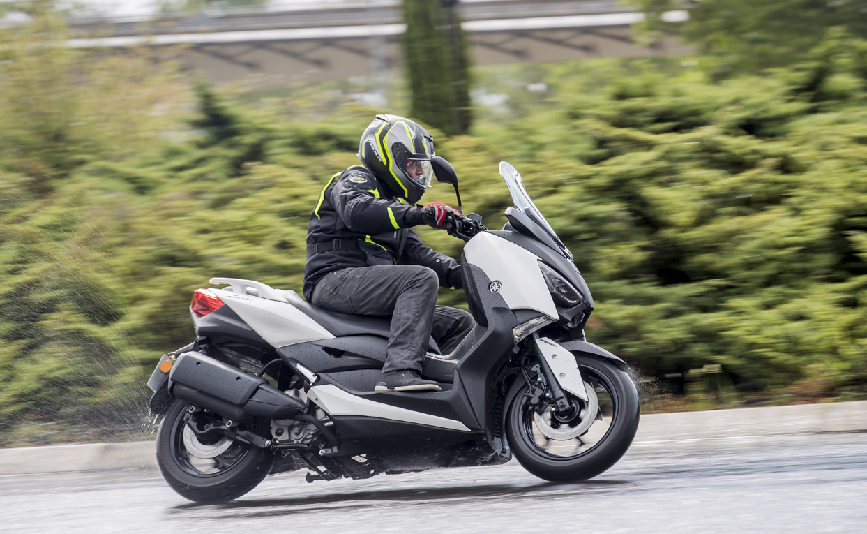 Ensaio Yamaha X-MAX 300 de 2017 – A nova referência de Scooter desportiva de gama média