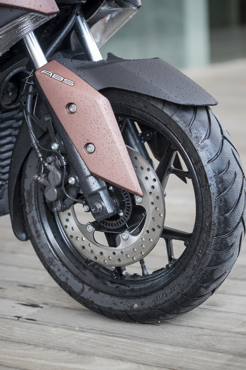 Ensaio Yamaha X-MAX 300 de 2017 – A nova referência de Scooter desportiva de gama média