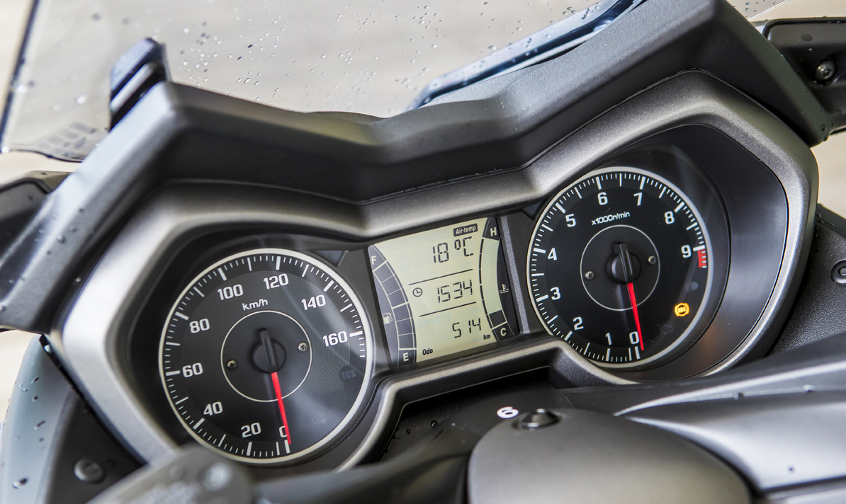 Ensaio Yamaha X-MAX 300 de 2017 – A nova referência de Scooter desportiva de gama média