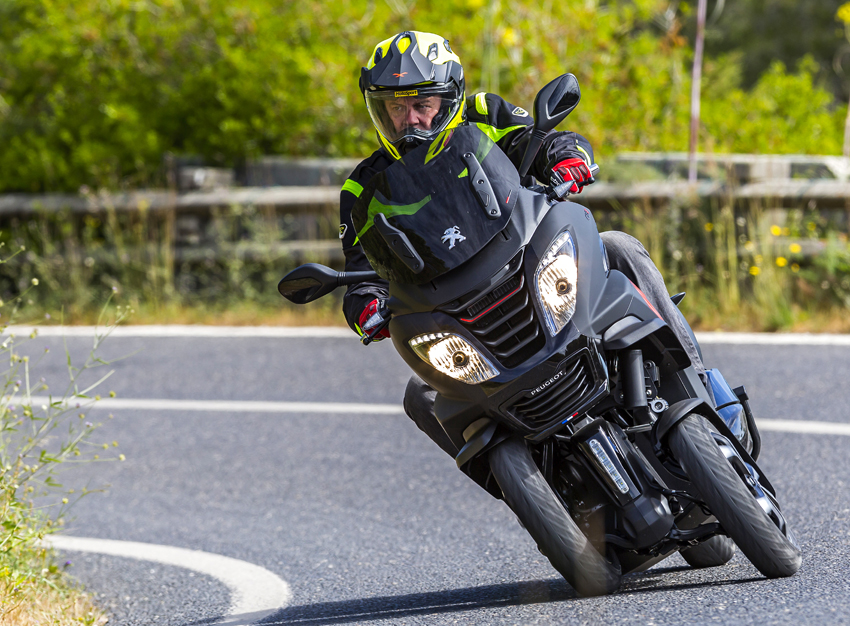 Ensaio Peugeot Metropolis – Alternativa na mobilidade com mais de 2 rodas