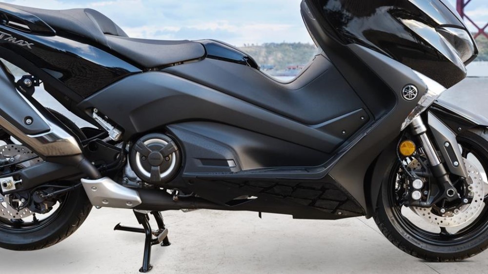 Yamaha TMAX 2017 a referência das scooter