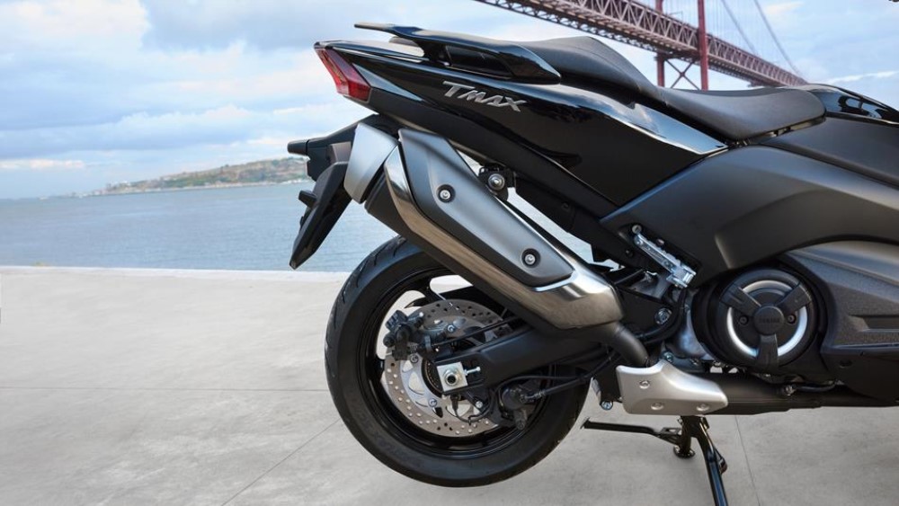 Yamaha TMAX 2017 a referência das scooter