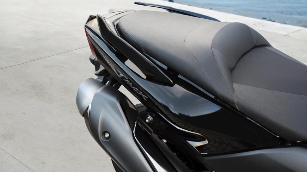 Yamaha TMAX 2017 a referência das scooter