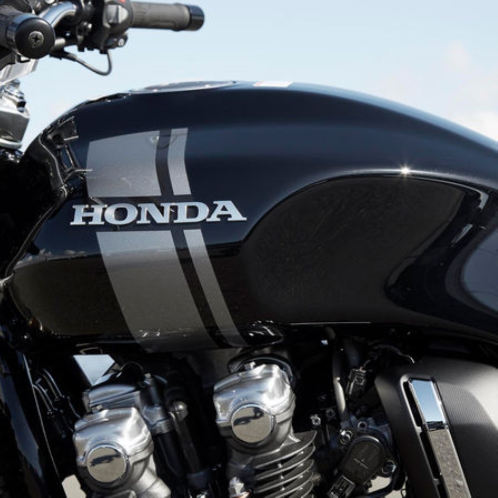 Honda CB 1100 RS um clássico moderno