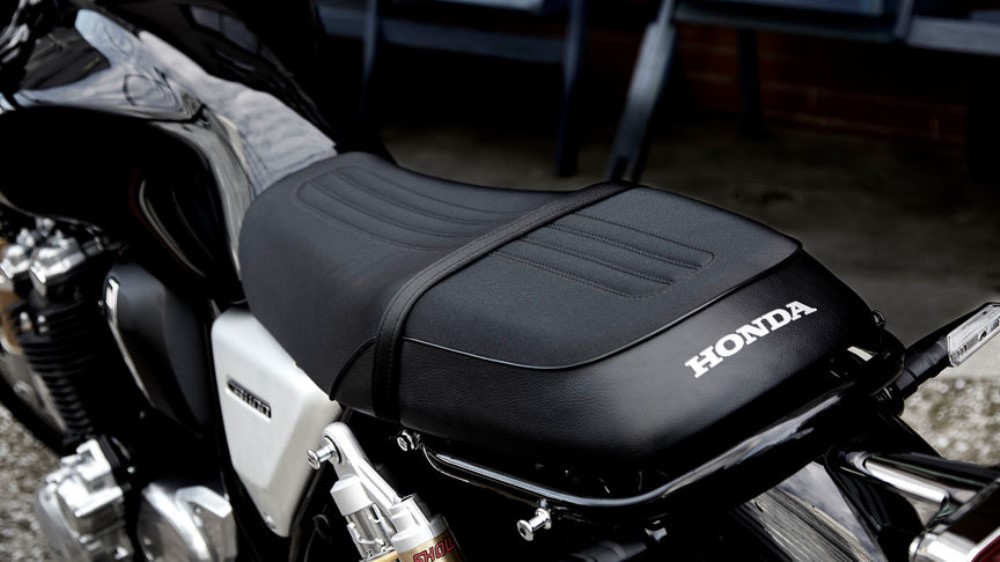 Honda CB 1100 RS um clássico moderno