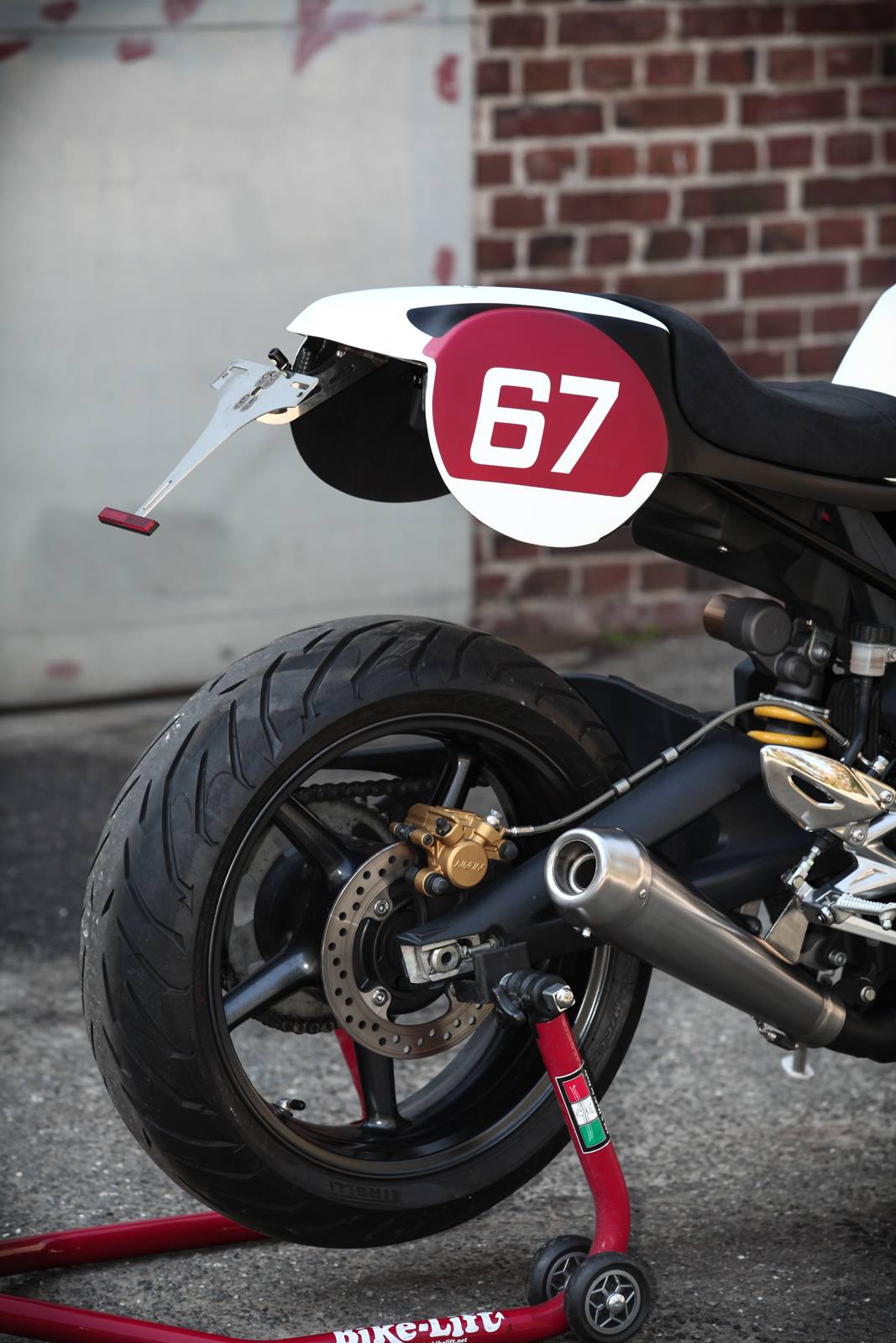 Street Triple by Hansen Qustom – Holographic Hammer Design