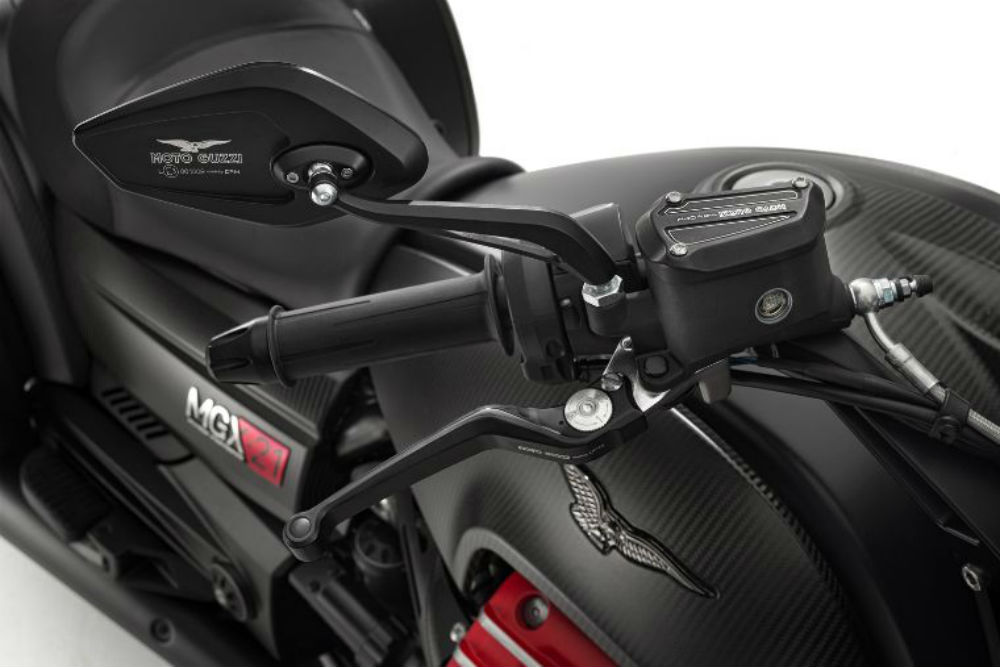 Moto Guzzi MGX 21 a Cruiser sedutora e inconformista