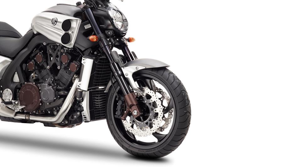 YAMAHA VMAX – Um ICON na História das Muscle-Bikes