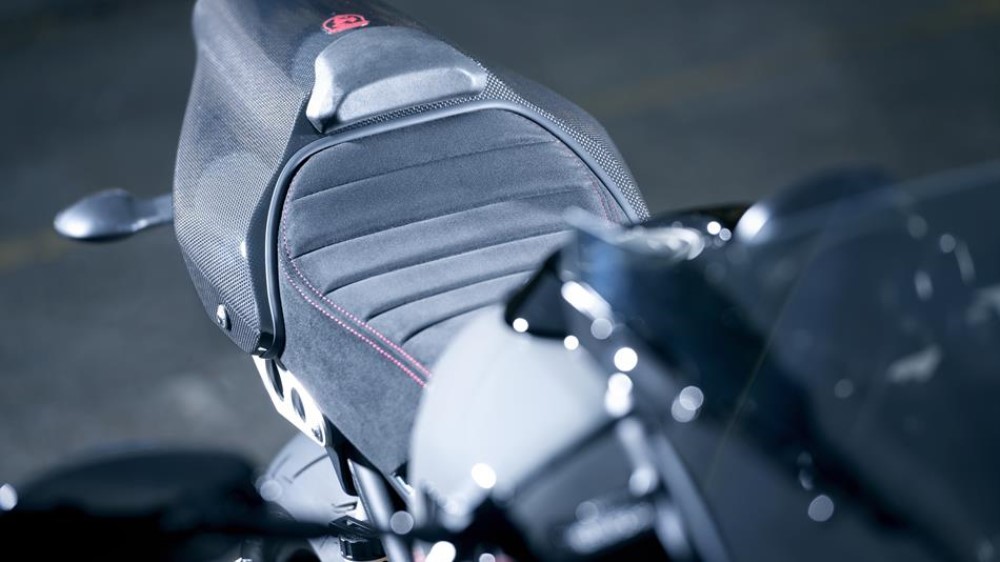 Yamaha XSR900 Abarth nascida para ser a primeira