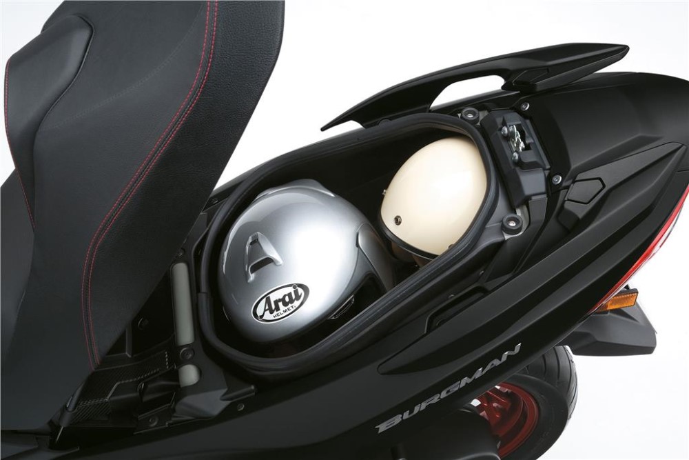 Suzuki Burgman 400 Classe em todas as situações