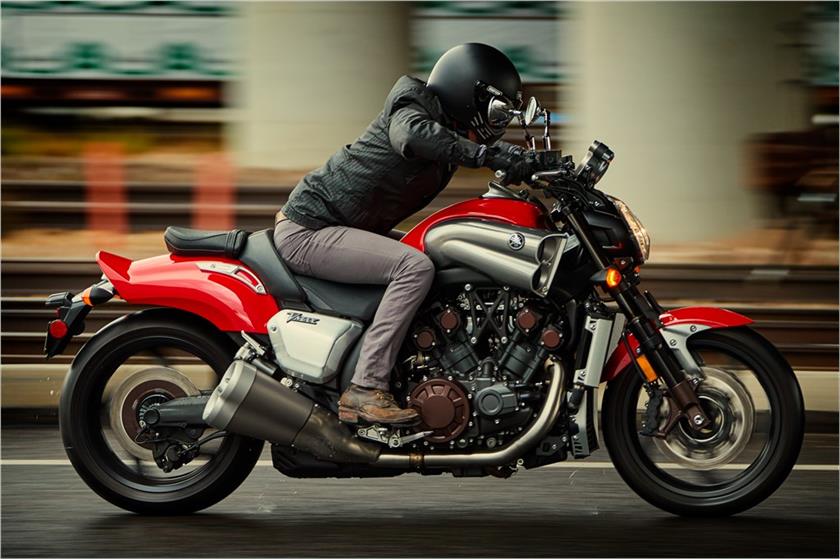 YAMAHA VMAX – Um ICON na História das Muscle-Bikes