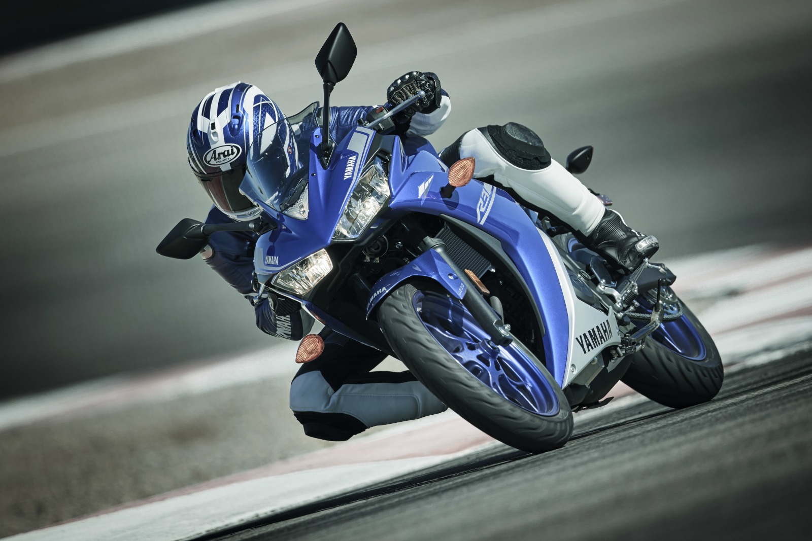 YAMAHA YZF-R3 de 2017 – Uma desportiva com “garra” para o dia a dia.