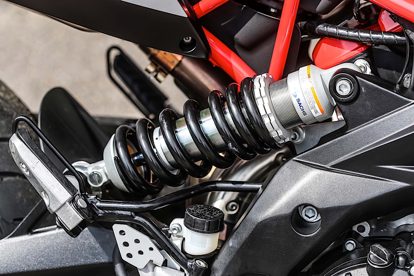 NOVA APRILIA DORSODURO 900 para 2018
