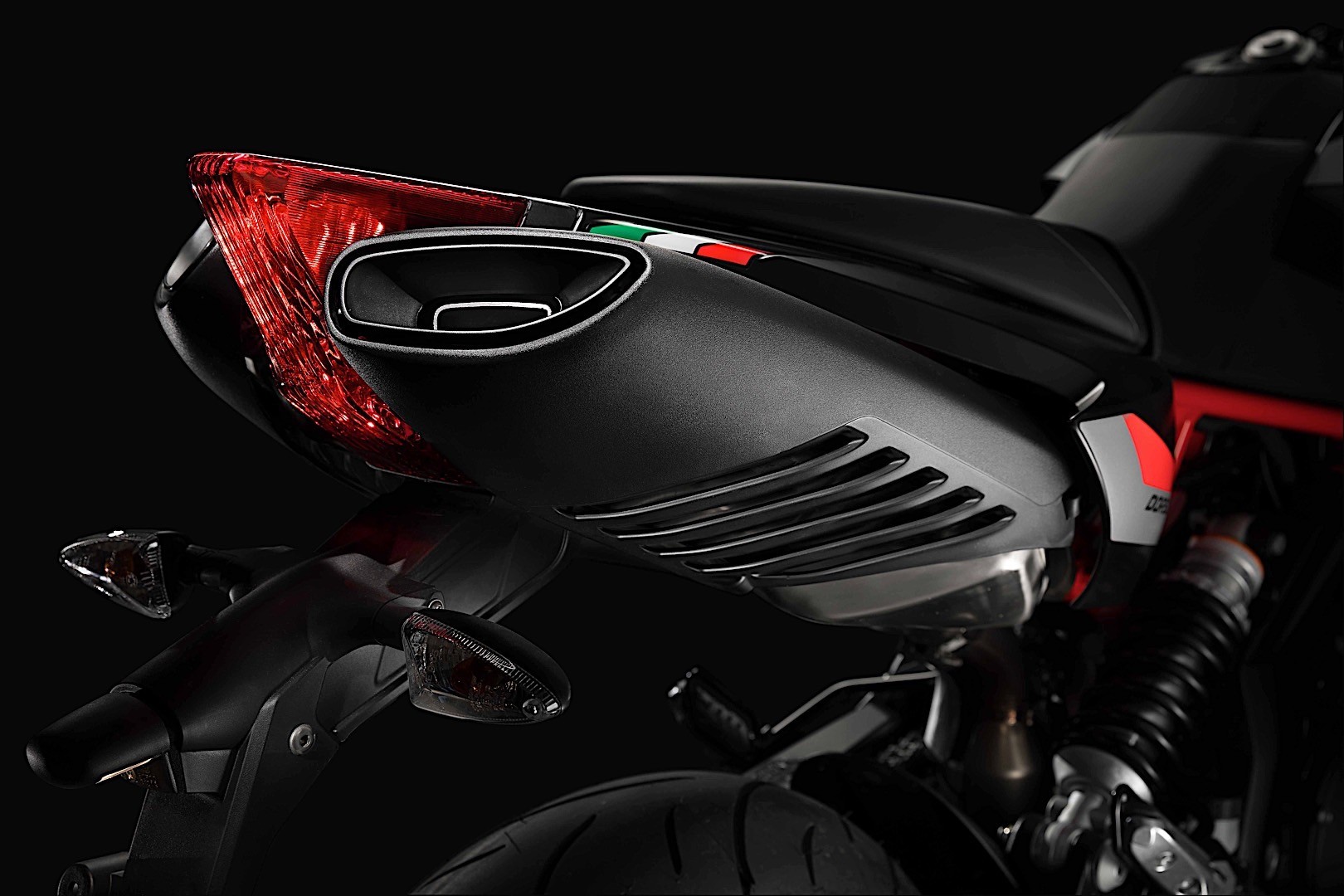 NOVA APRILIA DORSODURO 900 para 2018
