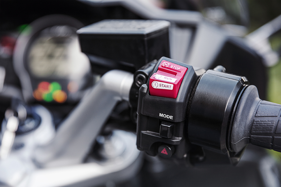 Yamaha confirma novas cores para o seus modelos FJR1300 de 2018