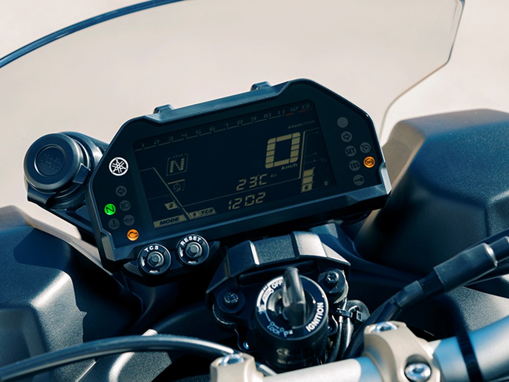 A Revolucionária Yamaha Niken Three Wheeler – “Ride the Revolution”