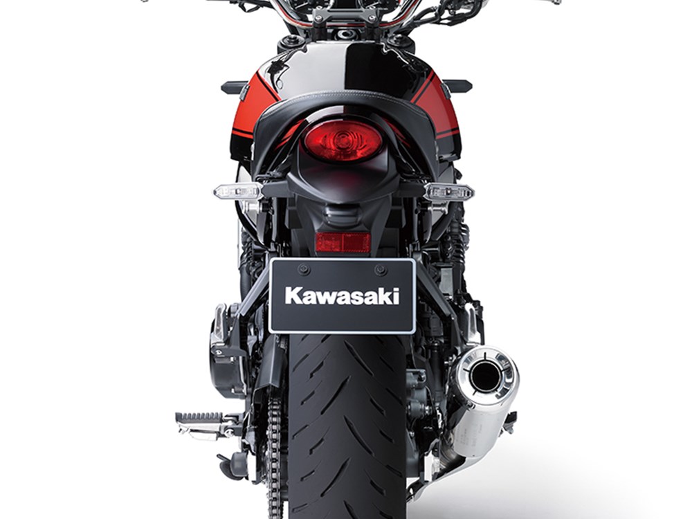 A Kawasaki acaba de revelar as imagens oficiais da sua nova Z900 RS