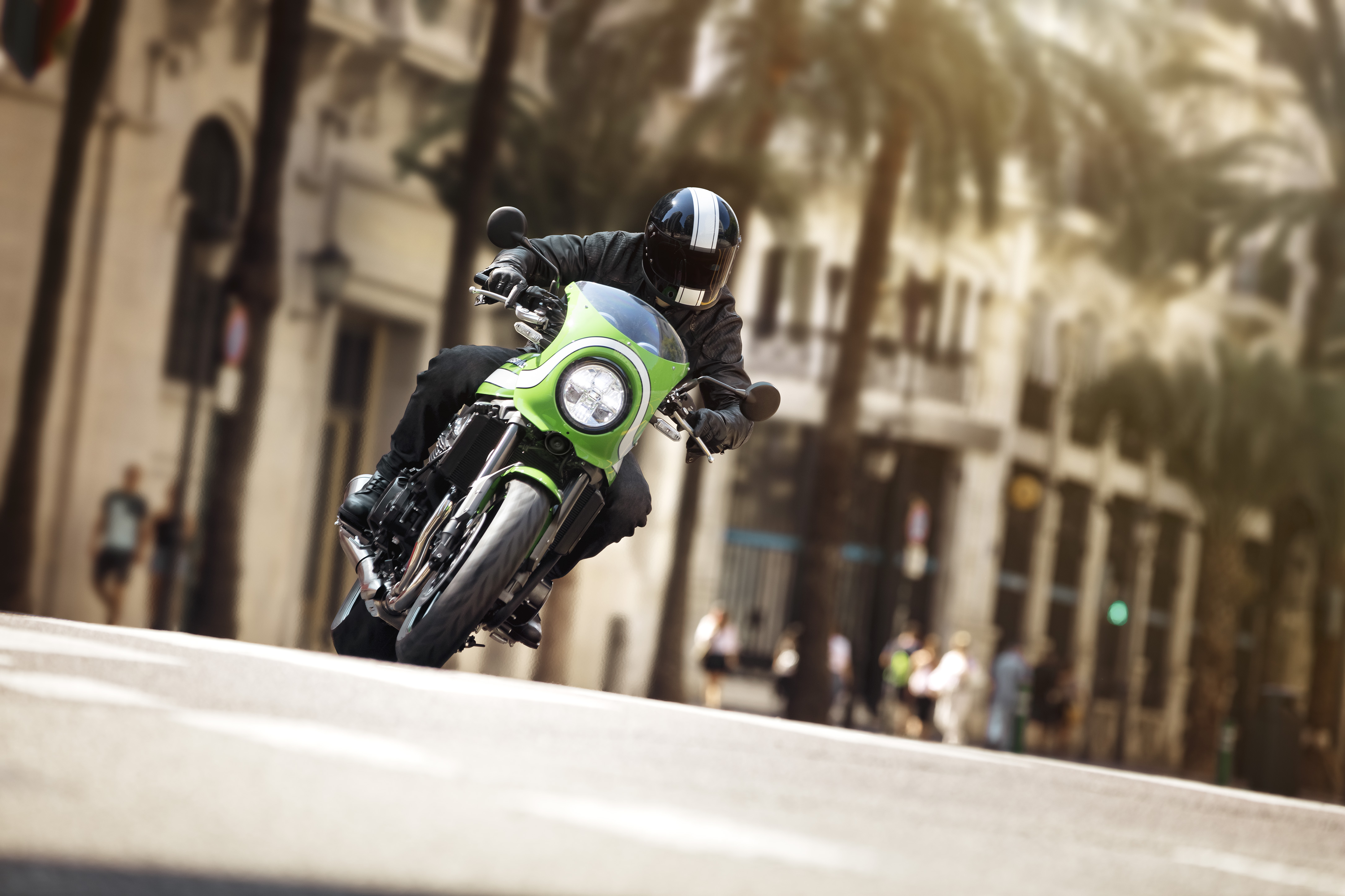 Z900 Café Racer – Kawasaki apresenta uma nova versão neo clássica em Milão
