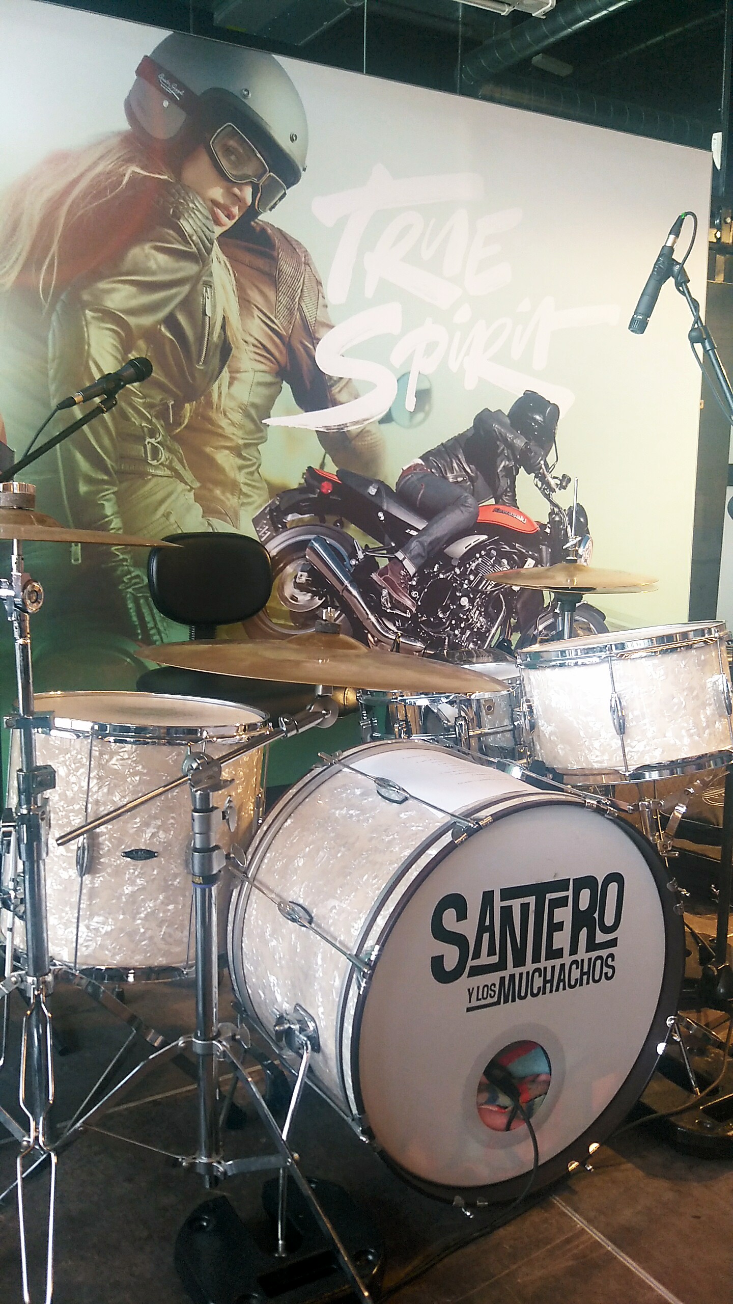 As novas Kawasaki Z900 RS Retro Sport apresentadas no Ace Café Barcelona