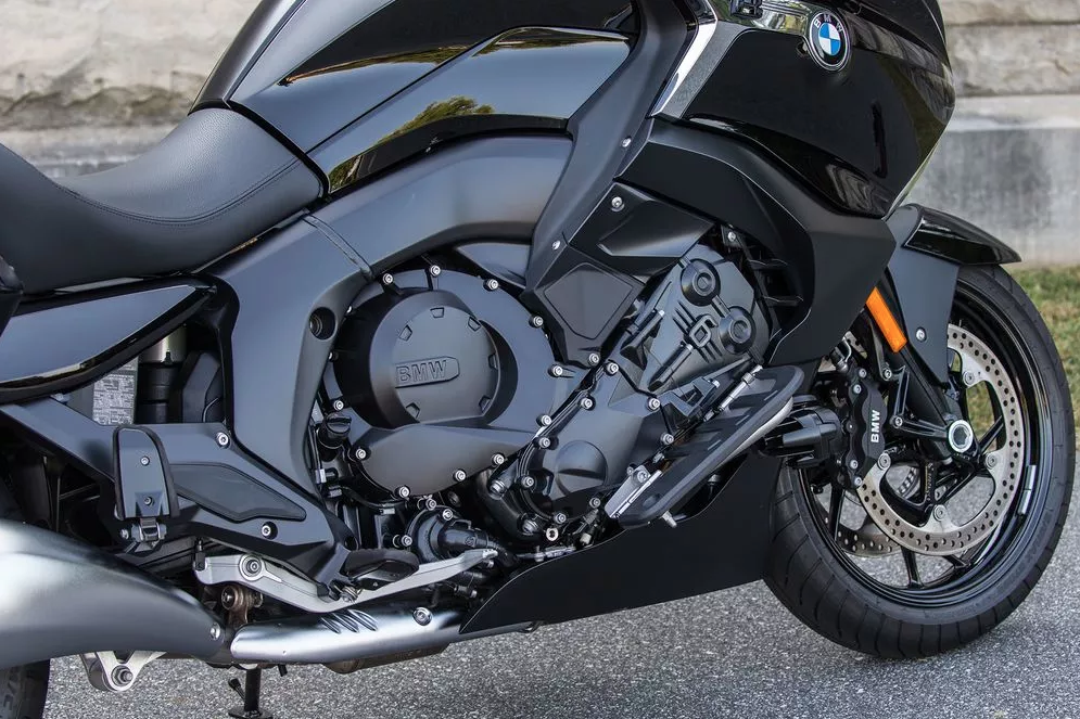 BMW K 1600 B – Uma Cruiser GT vestida de “Bagger”