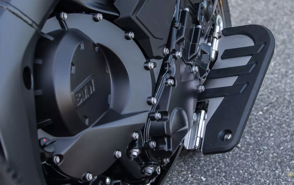 BMW K 1600 B – Uma Cruiser GT vestida de “Bagger”