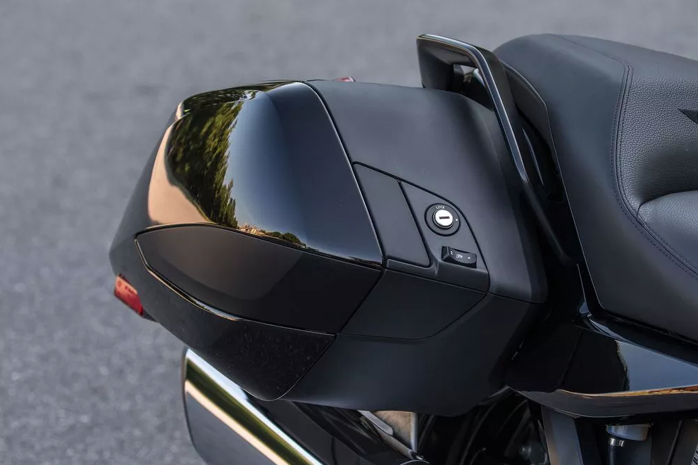 BMW K 1600 B – Uma Cruiser GT vestida de “Bagger”