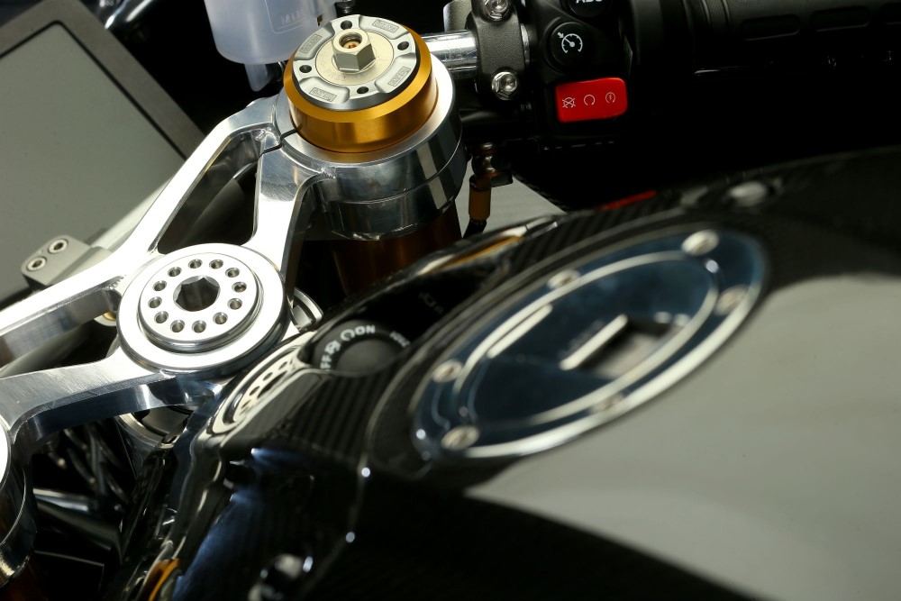 Norton V4 RR – SS