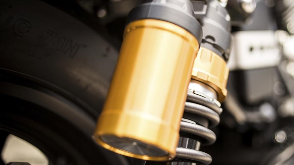 Yamaha XV950R inspirada no passado