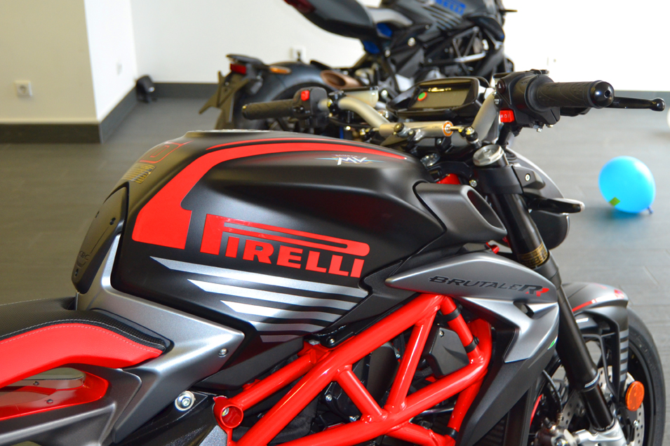 MV AGUSTA Brutale 800 RR Pirelli – Versão Exclusiva Celebra Parceria de Sucesso