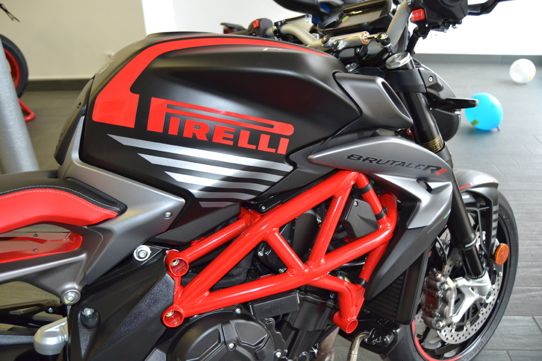 MV AGUSTA Brutale 800 RR Pirelli – Versão Exclusiva Celebra Parceria de Sucesso