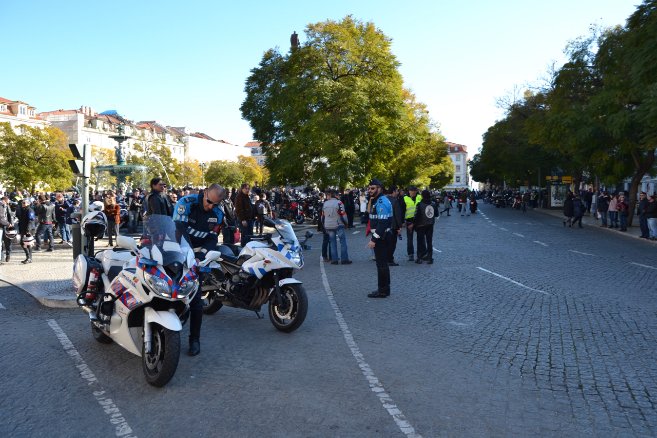 Manifestação de milhares de motociclistas no Rossio contra as medidas do Governo.