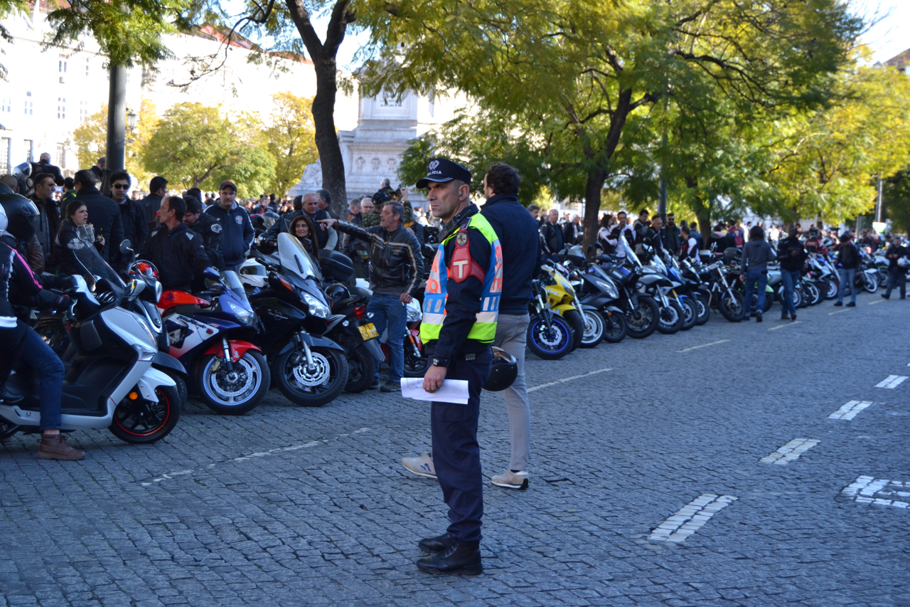 Manifestação de milhares de motociclistas no Rossio contra as medidas do Governo.